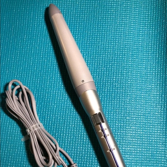 John Frieda wavy curl curling iron & flat iron - Picture 5 of 9